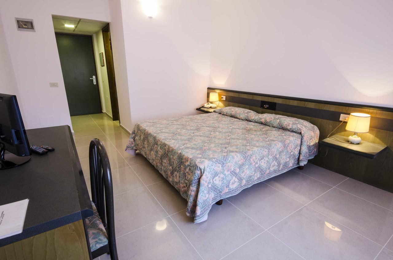 Torre Del Sole Hotel Tarquinia Ngoại thất bức ảnh